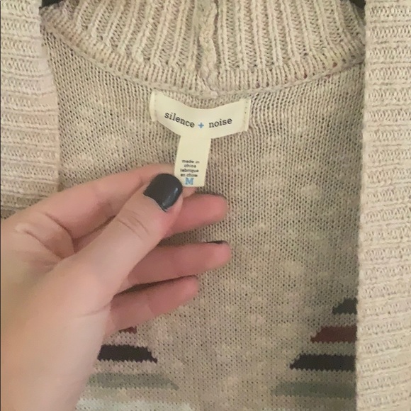Urban Outfitters Geometric Aztec Cardigan - Picture 2 of 4